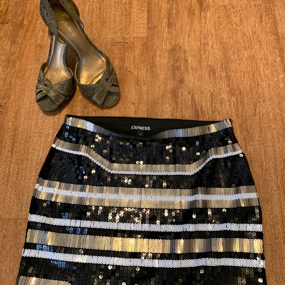 Express Sequined Mini Skirt - Picture 1 of 4